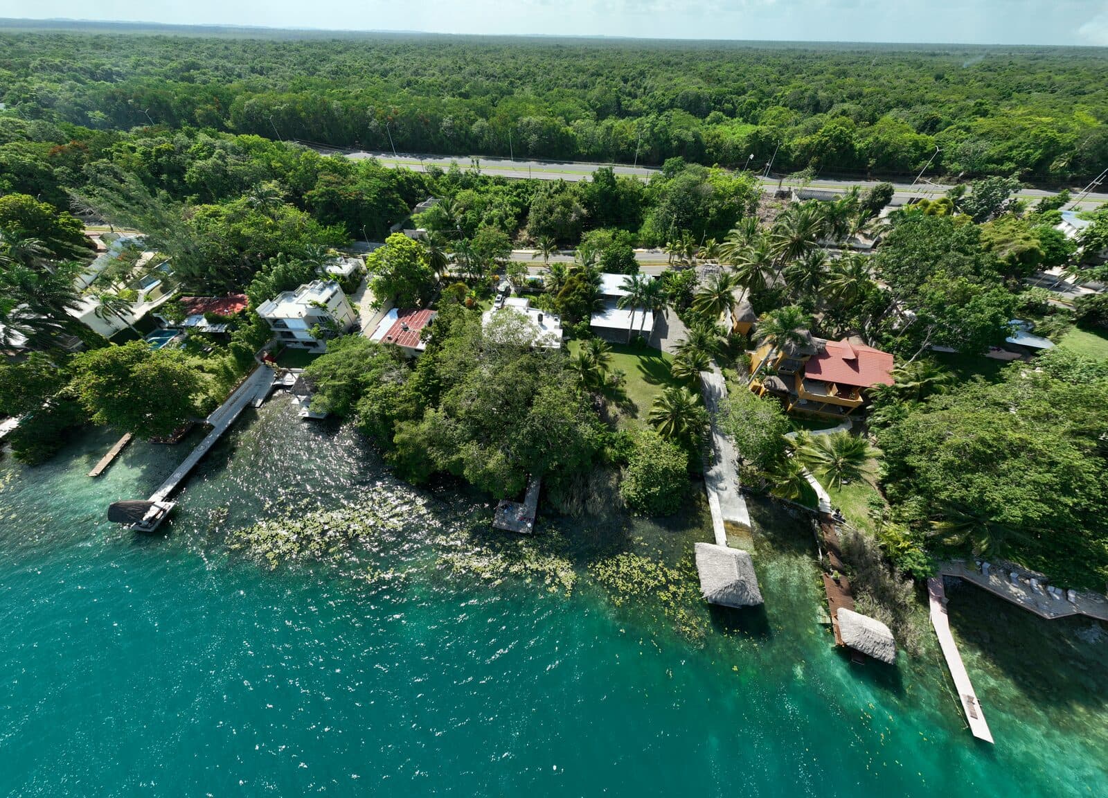 Vista aérea de la costa de Chetumal, Quintana Roo