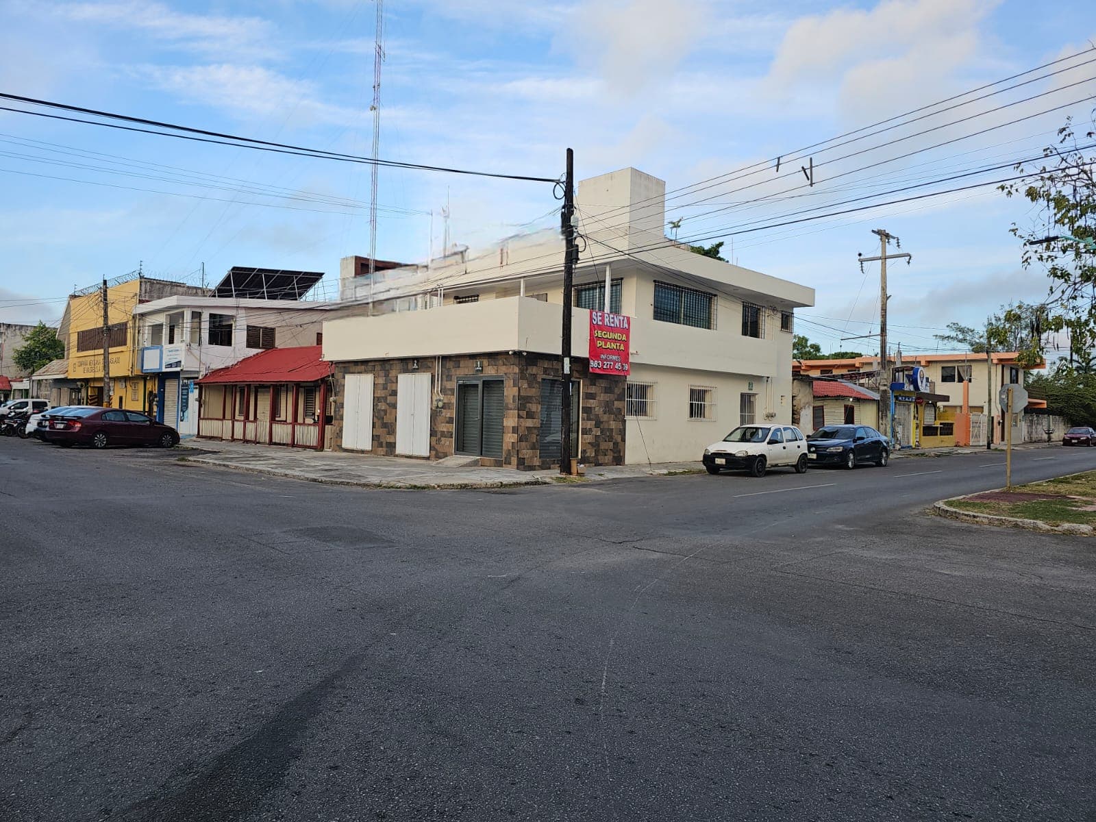 OFICINA EN RENTA (PLANTA ALTA) EN EL CENTRO DE CHETUMAL — Centro, CHETUMAL